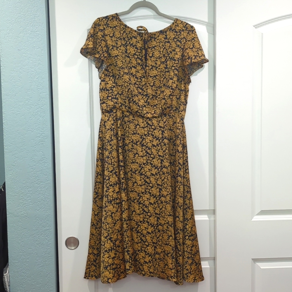 Beautiful vintage style dress size Large
